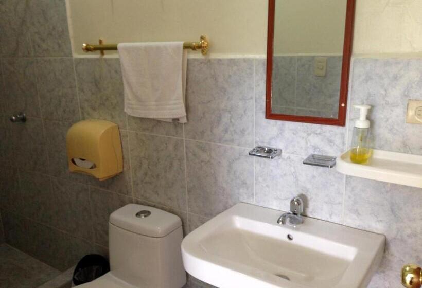 חדר יחיד נוף בריכה, Mundialcity