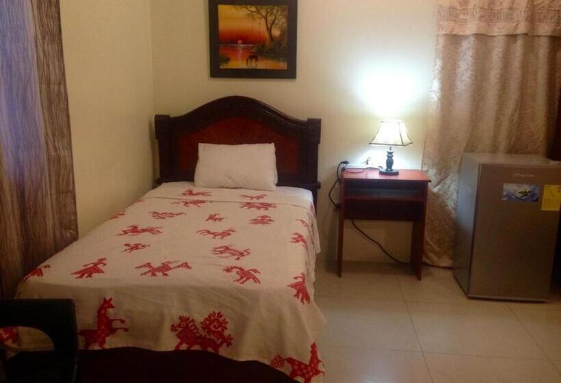 חדר סטנדרט לשלושה, Mundialcity