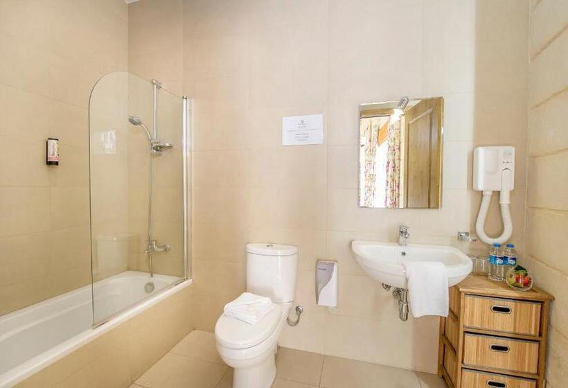 اتاق استاندارد با چشم‌انداز, Point De Vue Guesthouse