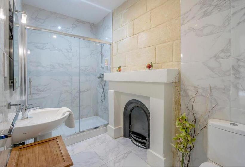 اتاق استاندارد با چشم‌انداز, Point De Vue Guesthouse