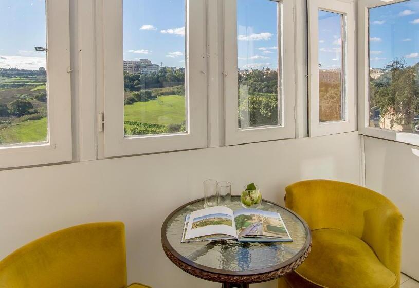 اتاق استاندارد با بالکن, Point De Vue Guesthouse
