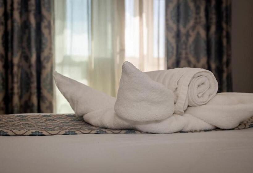 اتاق استاندارد با بالکن, Point De Vue Guesthouse