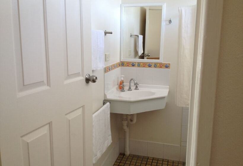 Номер Стандарт, Shell Motel