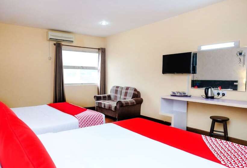 סוויטה משפחתית, Grand City Hotel II