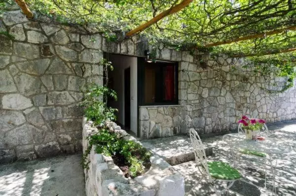 オーシャンビューのテラス付１ベッドルームアパート, Guest House Busurelo
