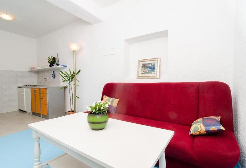 شقة غرفة نوم واحدة مزودة بتراس مطلة على البحر, Guest House Busurelo