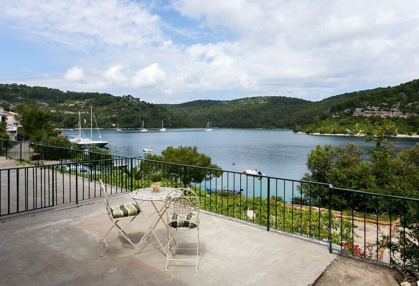 شقة غرفة واحدة مطلة على البحر, Guest House Busurelo