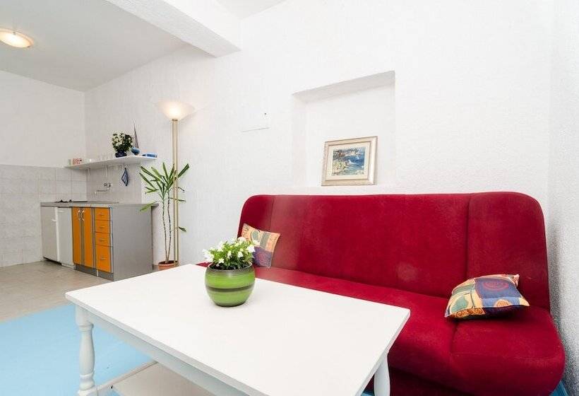 شقة غرفة نوم واحدة مزودة بتراس مطلة على البحر, Guest House Busurelo