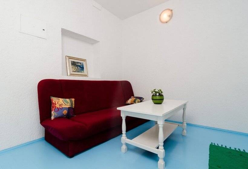 شقة غرفة نوم واحدة مزودة بتراس مطلة على البحر, Guest House Busurelo