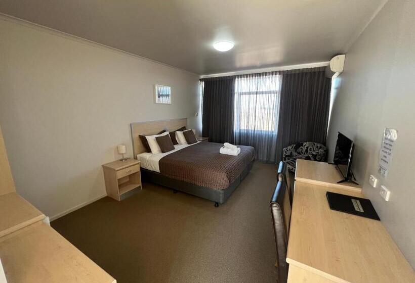 Номер Deluxe, Highway One Motel