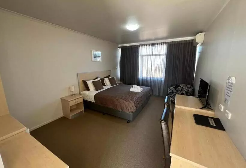 اتاق لوکس, Highway One Motel