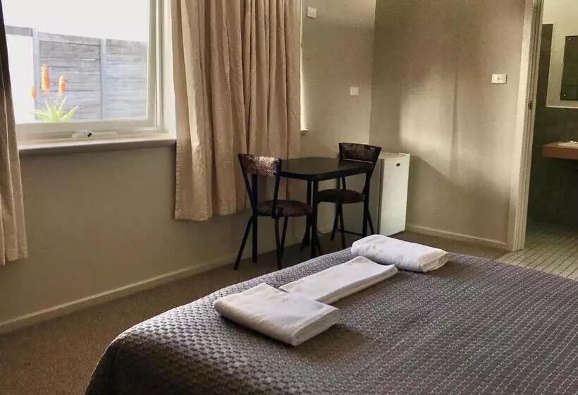 اتاق اکونومی, Highway One Motel