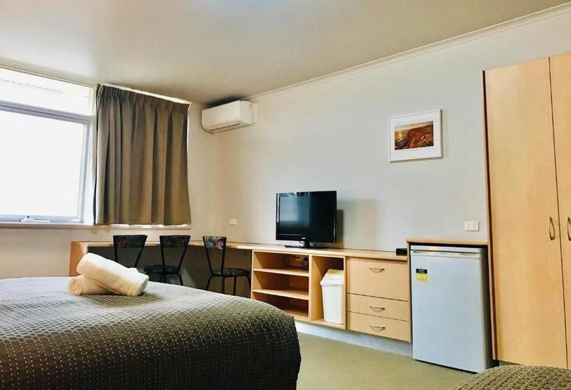 Номер Стандарт, Highway One Motel