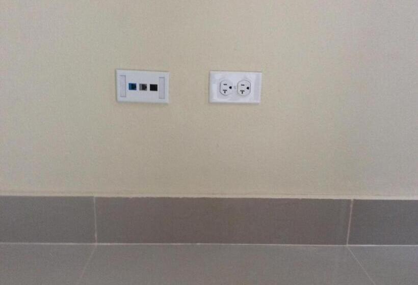 Номер Стандарт, Airport X Managua