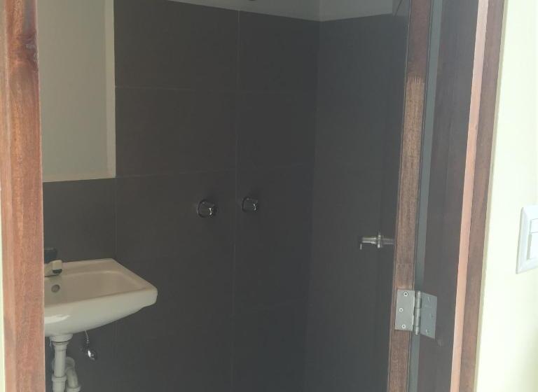 Номер Стандарт, Airport X Managua