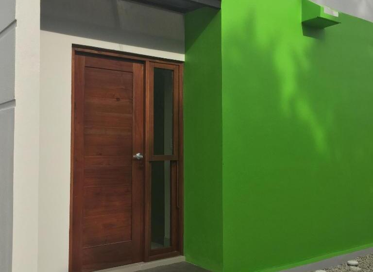 Номер Стандарт, Airport X Managua