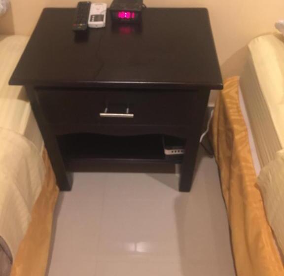 Семейный Номер, Airport X Managua