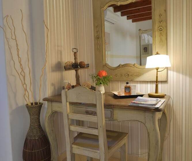 غرفة قياسية مطلّة علي البحر, Amorgion