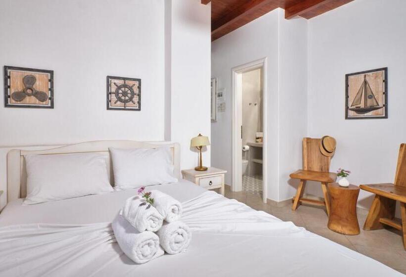 غرفة قياسية مطلّة علي البحر, Amorgion