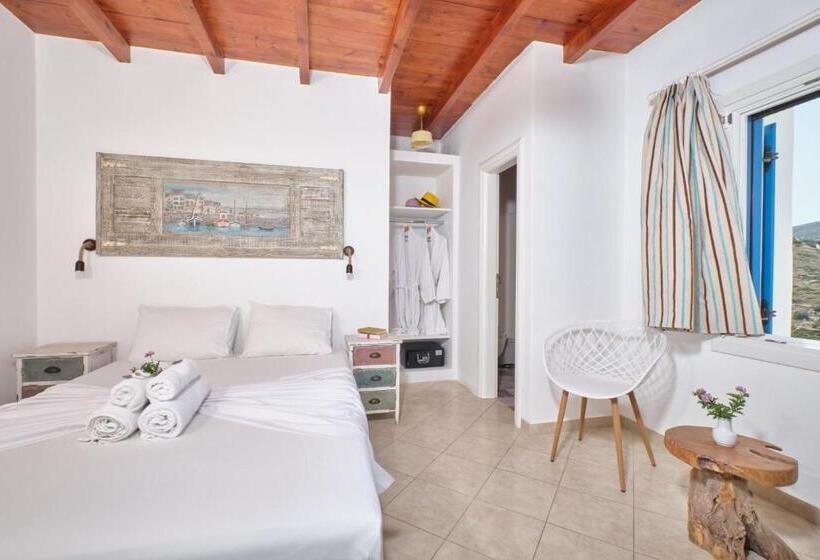 غرفة قياسية مطلّة علي البحر, Amorgion