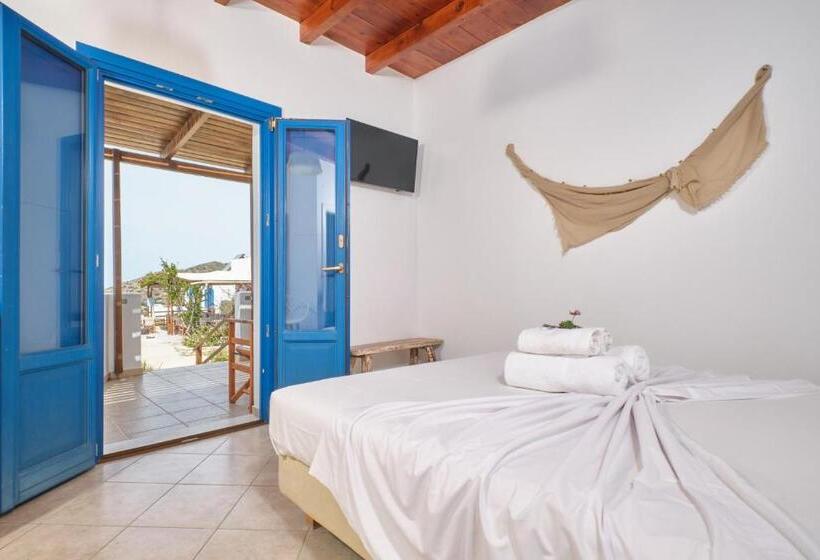 غرفة قياسية مطلّة علي البحر, Amorgion