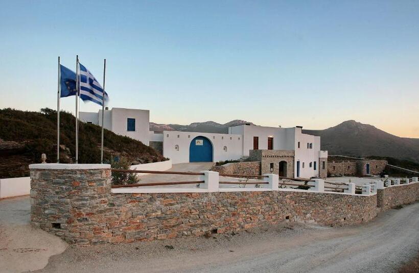 إستوديو قياسى مطلّ علي الحديقة, Amorgion