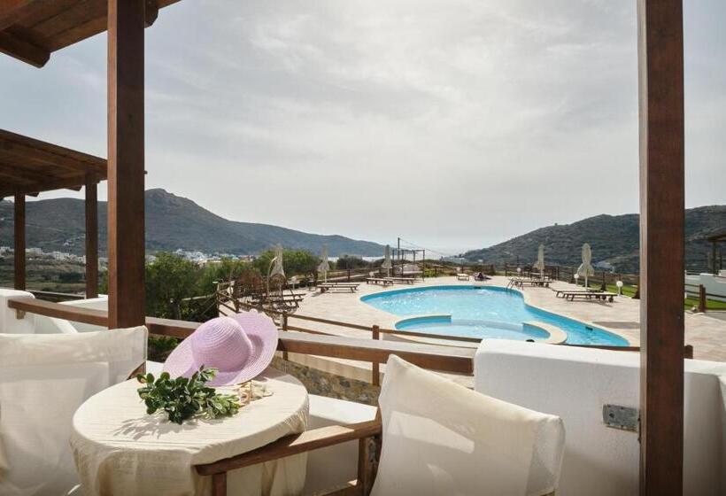 جناح جونيور مطلّ علي البحر, Amorgion