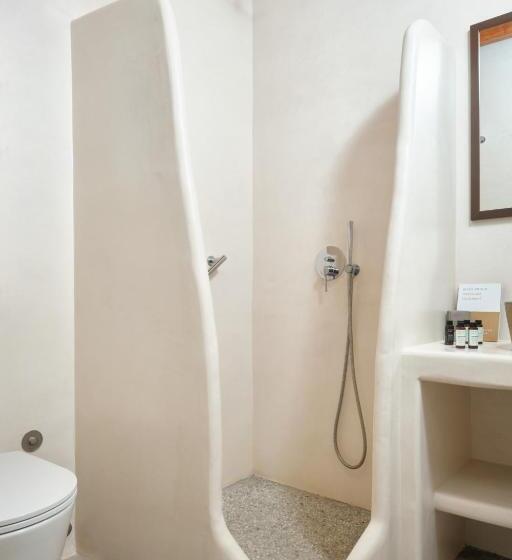 غرفة قياسية مطلّة علي البحر, Amorgion