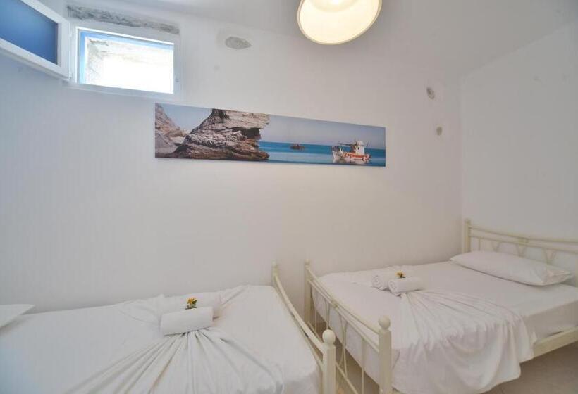 شقة غرفة واحدة مطلة على الحديقة, Amorgion