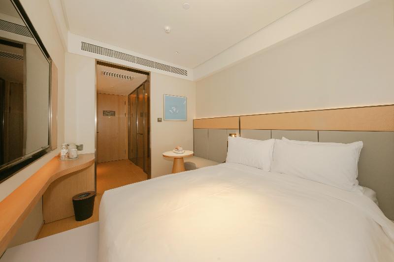 غرفة قياسية مطلّة علي البحر, Amorgion