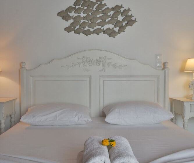 غرفة قياسية مطلّة علي البحر, Amorgion