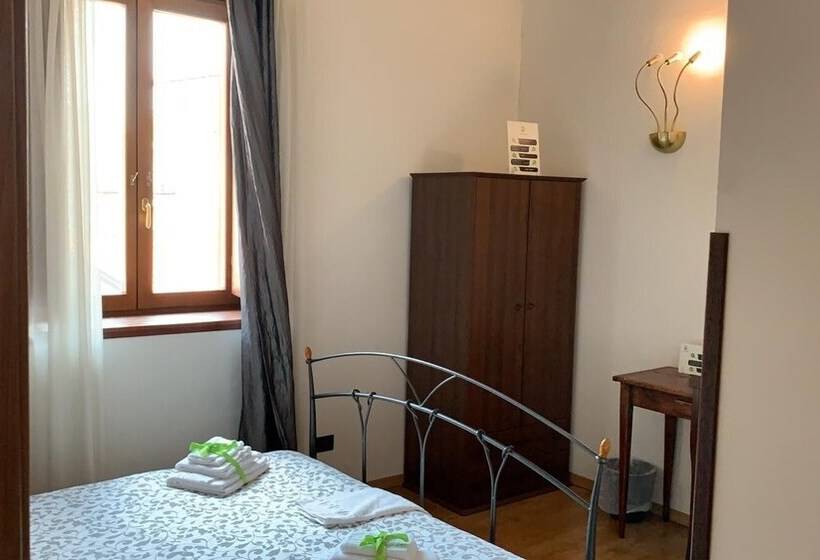اتاق استاندارد, Borghetto Airport/hospital