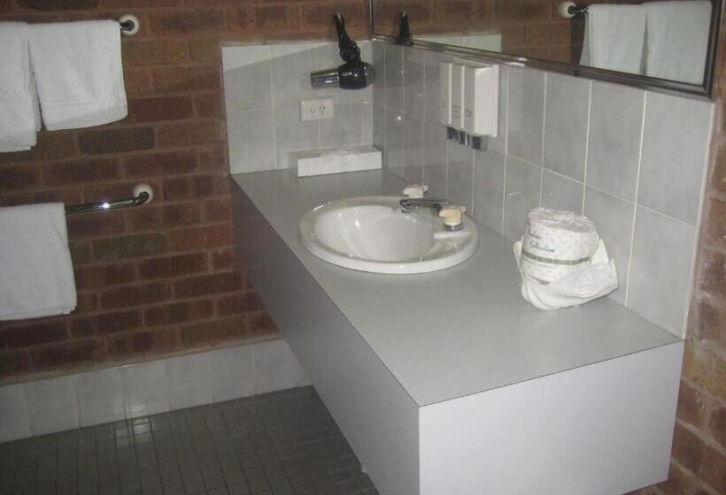 اتاق خانوادگی, Fountain Court Motor Inn Albury