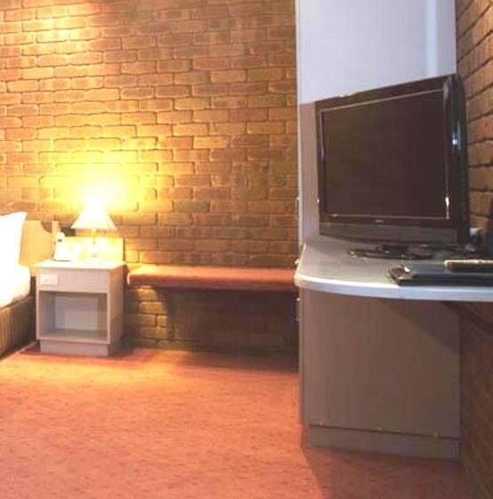 ハイドロマッサージバス付きスイート, Fountain Court Motor Inn Albury