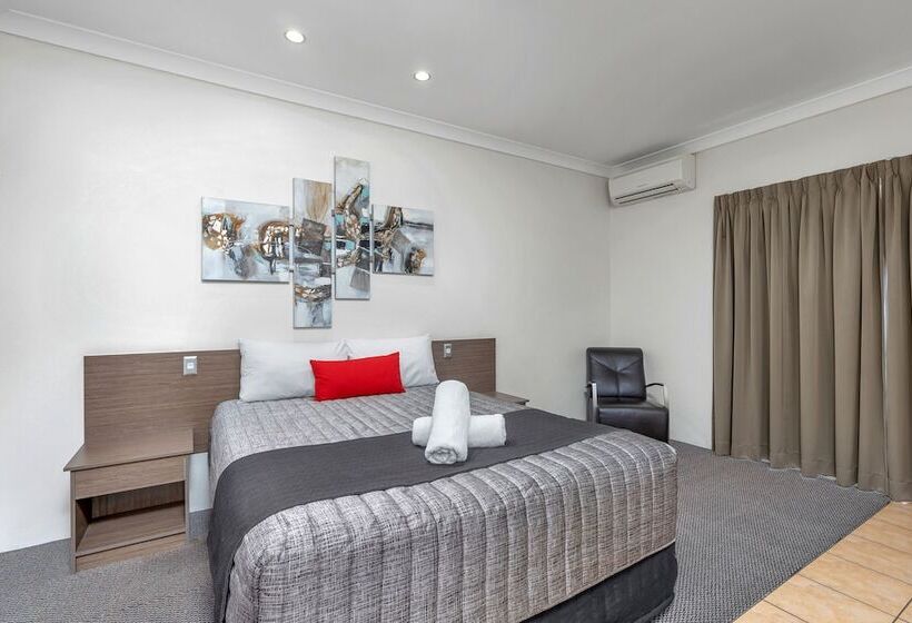 اتاق اجرایی, Midlander Motor Inn