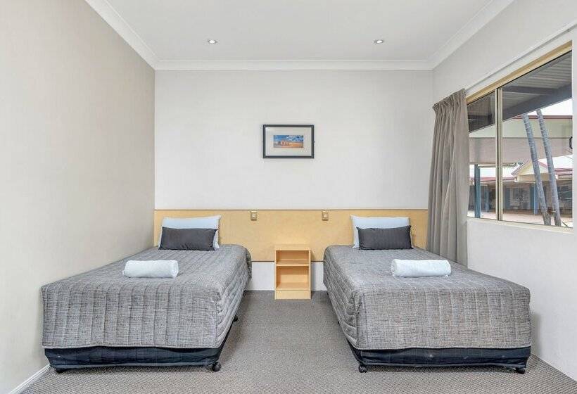 اتاق خانوادگی, Midlander Motor Inn