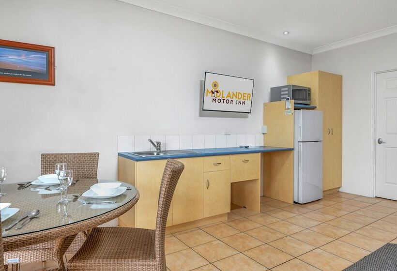 Семейный Номер, Midlander Motor Inn