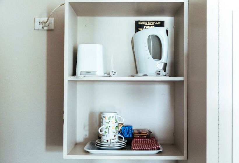 חדר סטנדרט, The Argent Motel