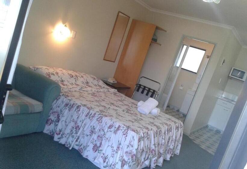 Студия Стандарт, Ulster Lodge Motel