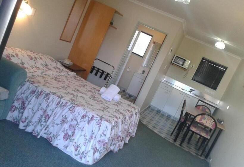 Студия Стандарт, Ulster Lodge Motel