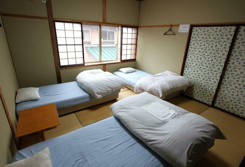 스탠다드 트리픔 룸 공동욕실, Towadako Backpackers