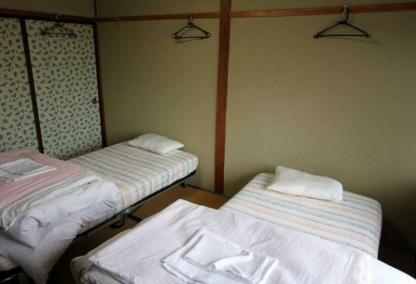 Номер Стандарт Совместная Ванная, Towadako Backpackers