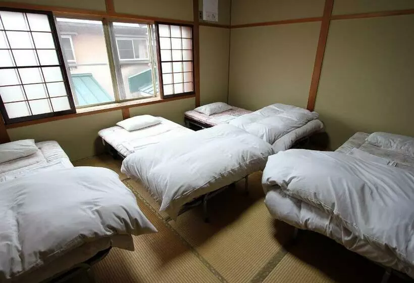 浴室共有スタンダード４人用ルーム, Towadako Backpackers
