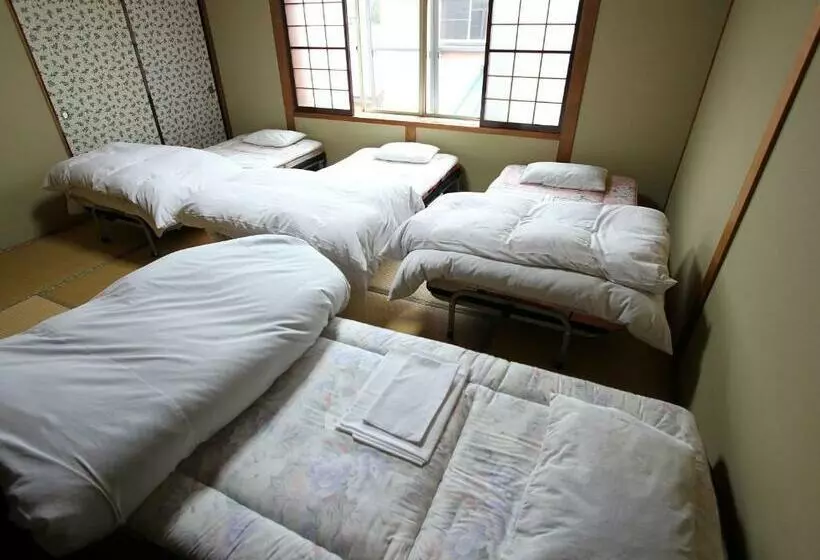 浴室共有スタンダード４人用ルーム, Towadako Backpackers