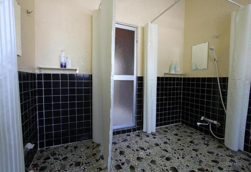 Номер Стандарт Четырехместный Совместный Санузел, Towadako Backpackers