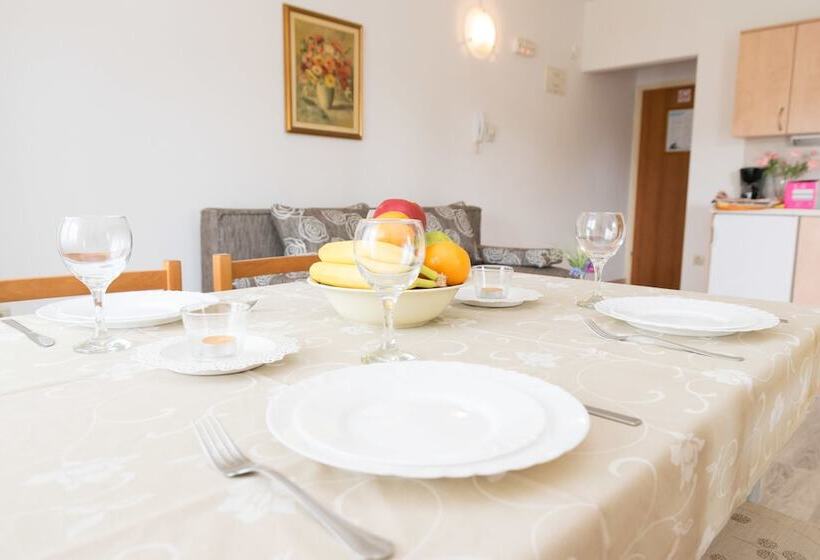 آپارتمان 1 خوابه با بالکن, Guesthouse Villa Irena