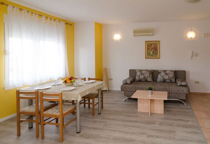 آپارتمان 1 خوابه با بالکن, Guesthouse Villa Irena