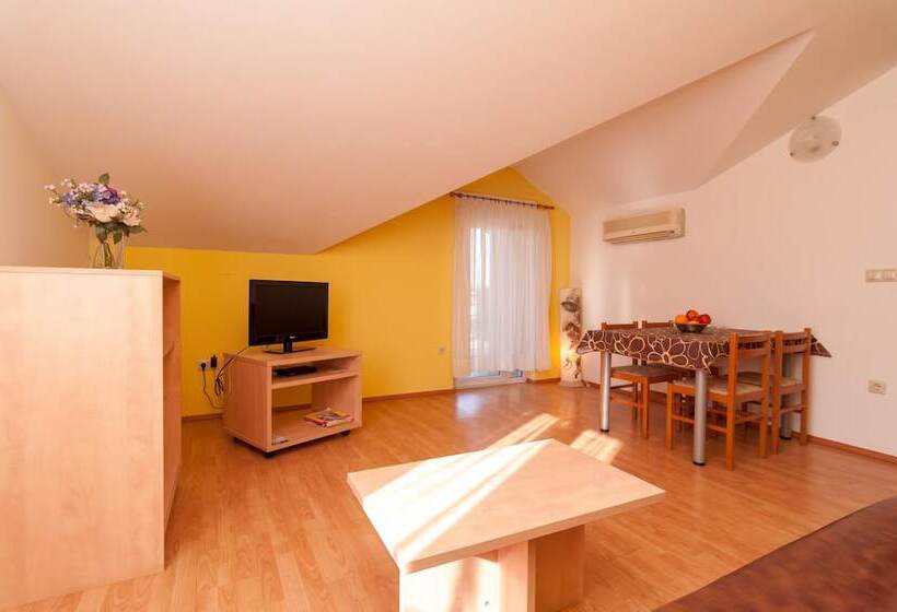 Апартаменты 2 Спальни с Балконом, Guesthouse Villa Irena