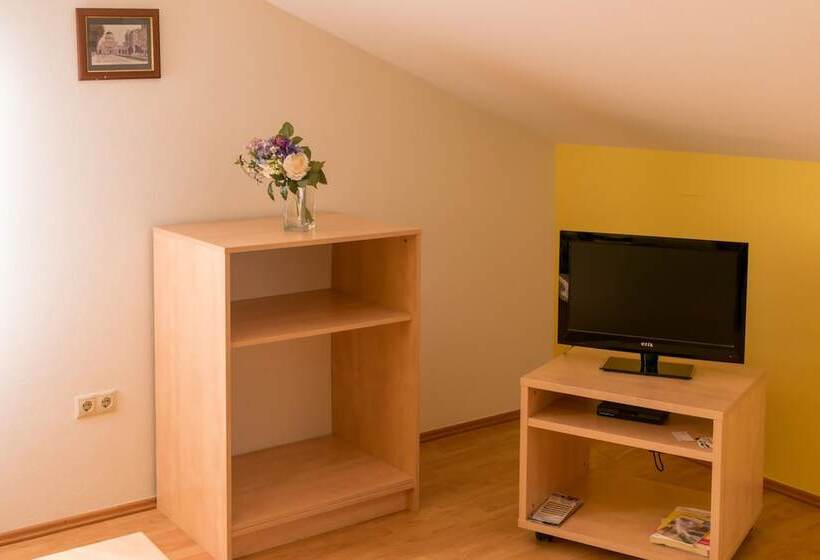 Апартаменты 2 Спальни с Балконом, Guesthouse Villa Irena