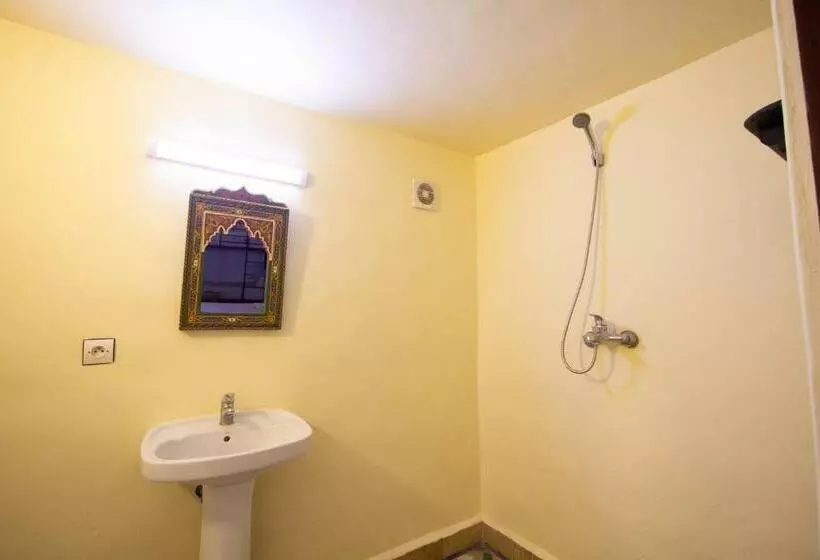 اتاق استاندارد سه نفره, Dar Bab Jdid